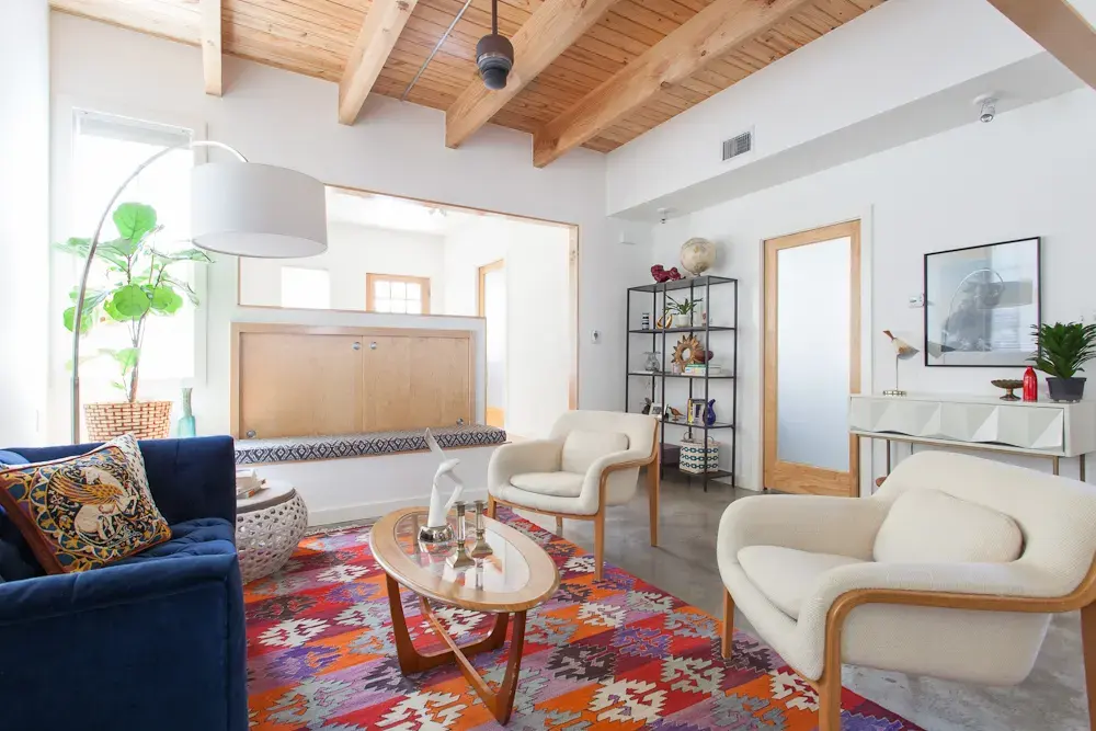 Clarksville Bungalow — gallery image 2